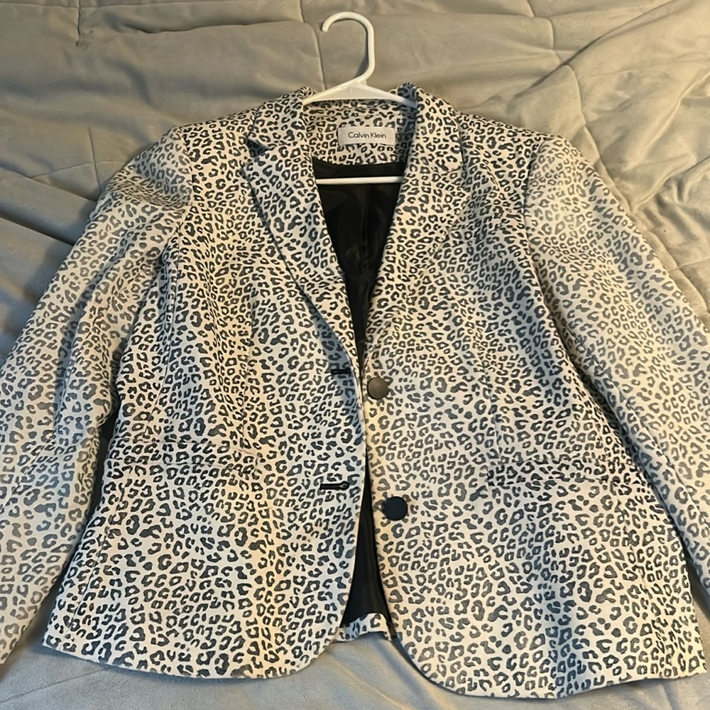 Women’s 12 Calvin Klein Leopard Blazer